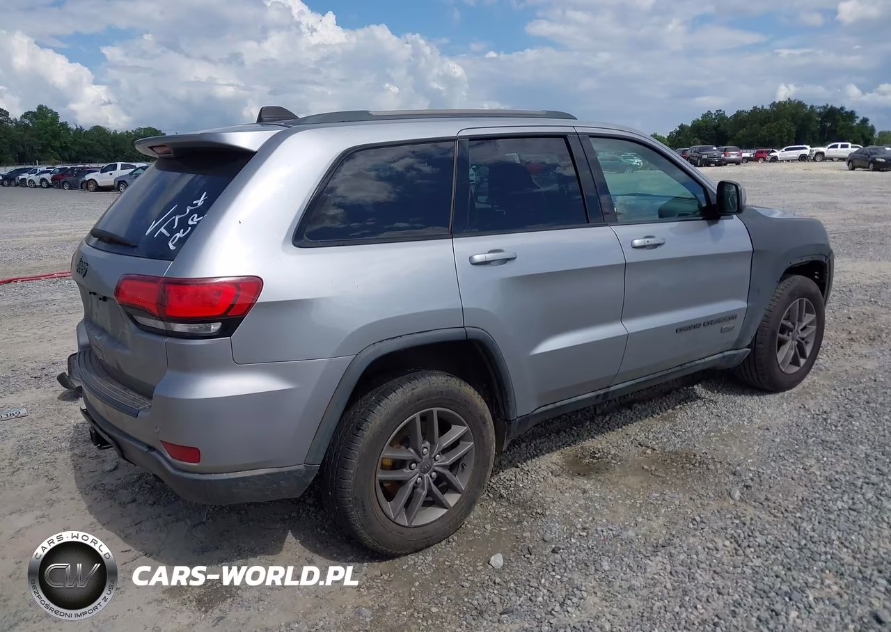 2017 Jeep Grand Cherokee 75Th Anniversary Edition 4X2 VIN:1C4RJEAG8HC669320 - 4