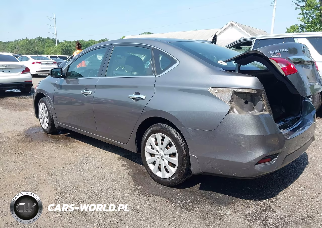 2018 Nissan Sentra S VIN:3N1AB7AP9JY323122 - 3