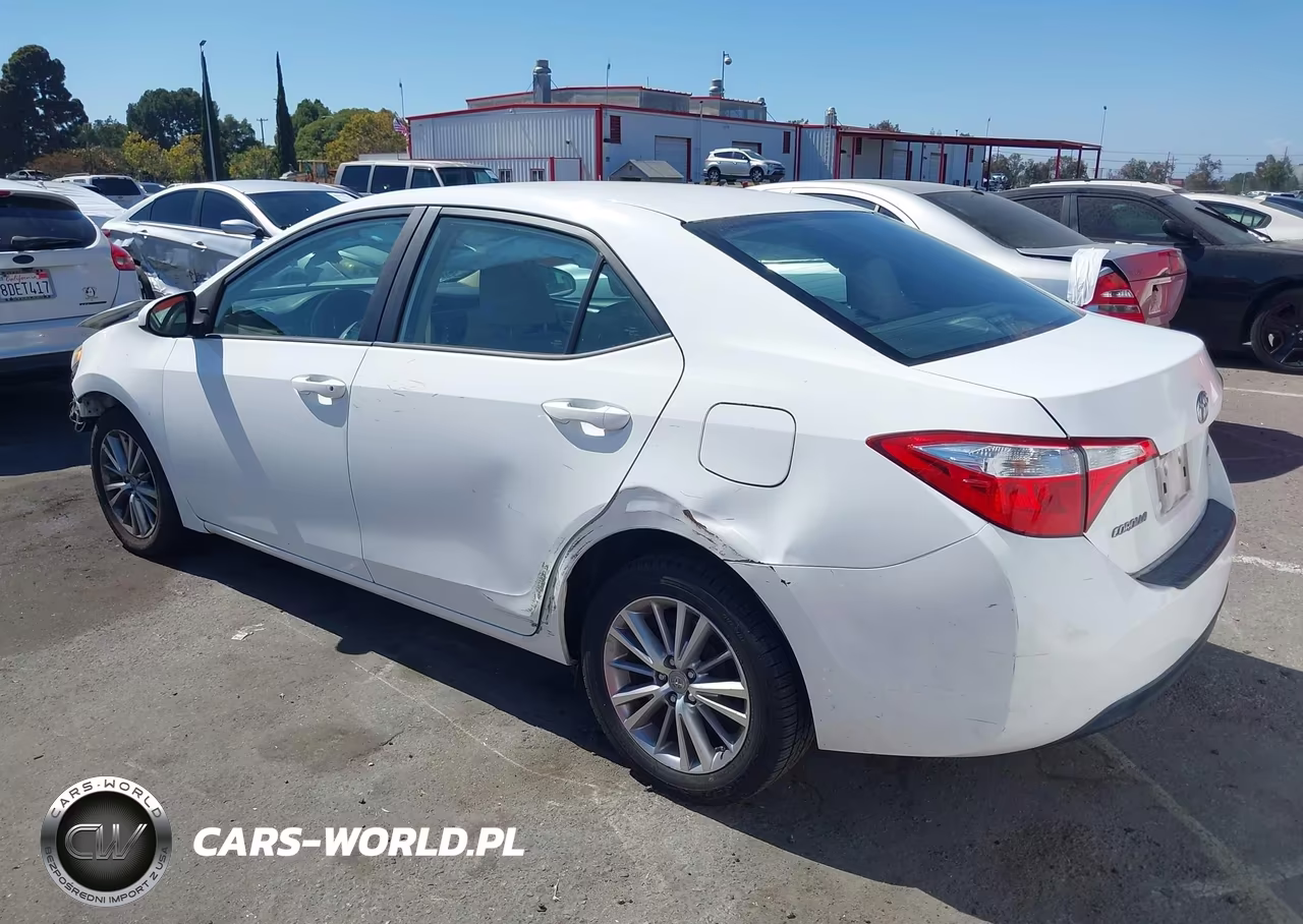 2015 Toyota Corolla Le Plus VIN:5YFBURHE5FP231184 - 3