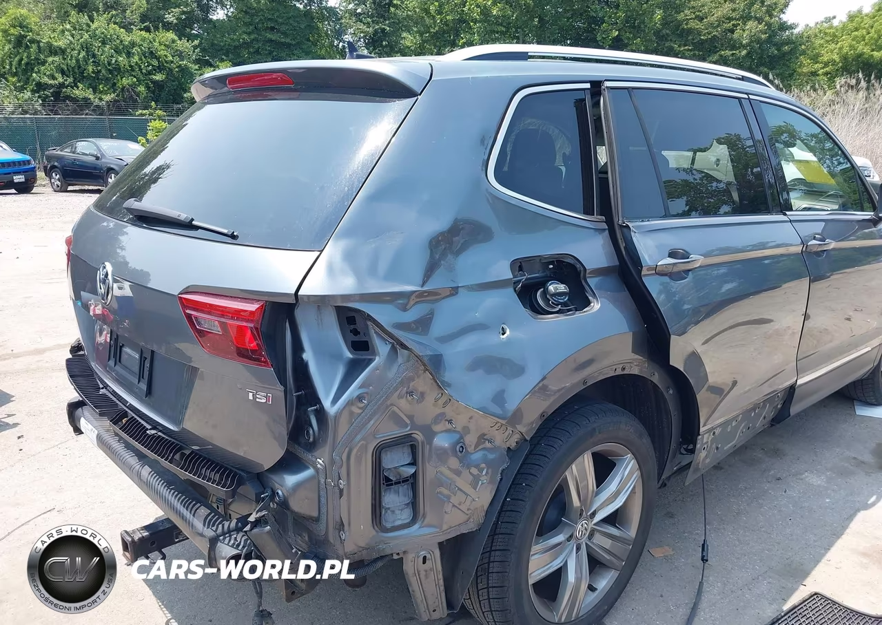 2018 Volkswagen Tiguan 2.0T Sel Premium VIN:3VV5B7AX1JM002747 - 18