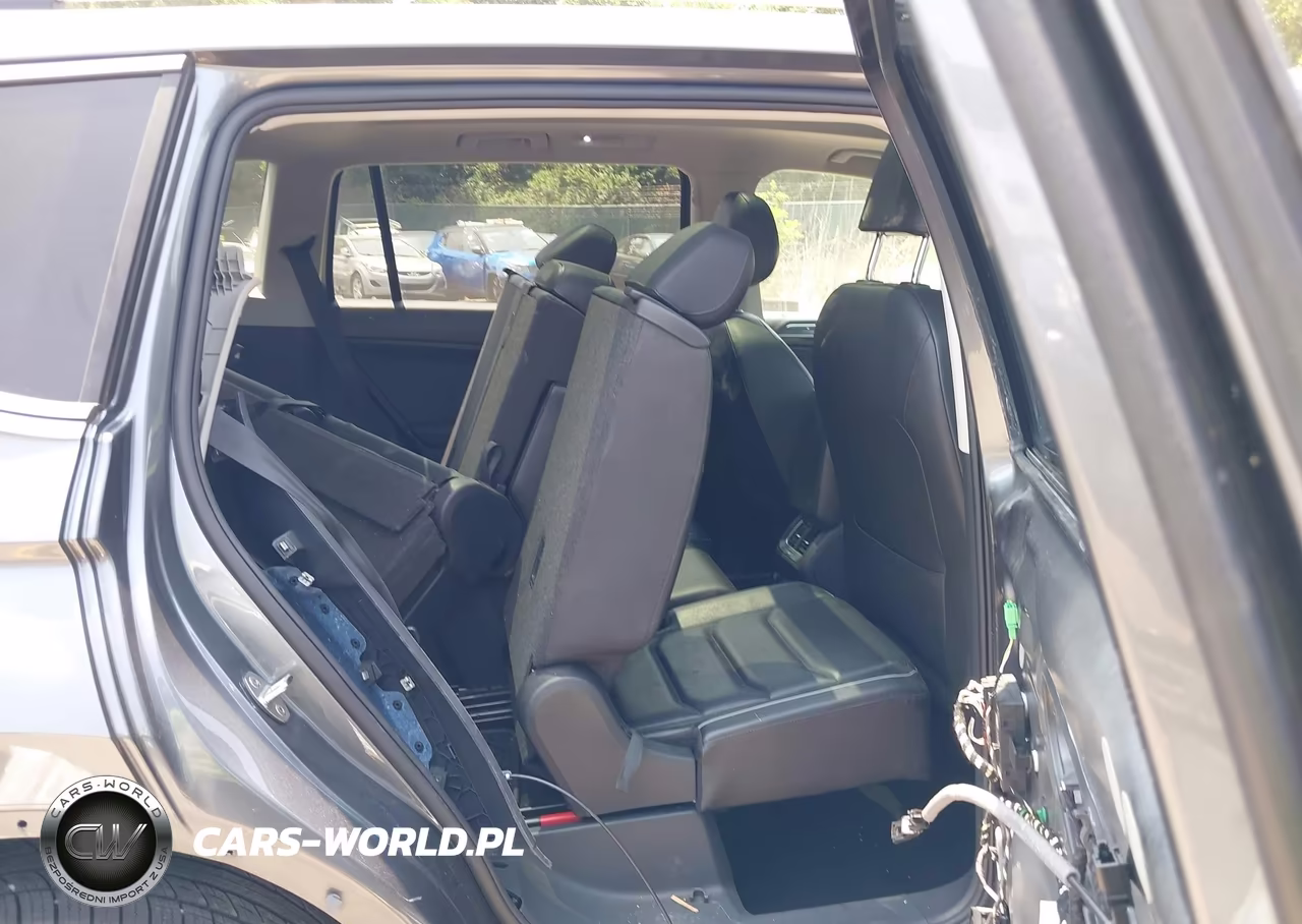 2018 Volkswagen Tiguan 2.0T Sel Premium VIN:3VV5B7AX1JM002747 - 8