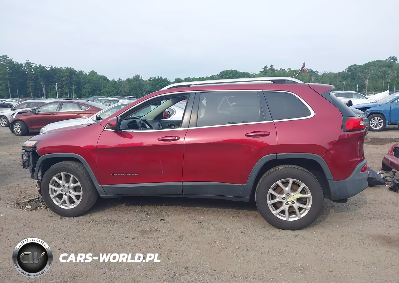 2015 Jeep Cherokee Latitude VIN:1C4PJMCB3FW745167 - 15