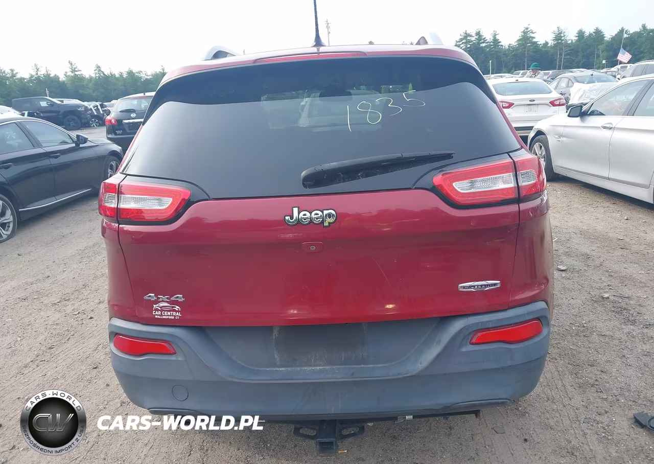 2015 Jeep Cherokee Latitude VIN:1C4PJMCB3FW745167 - 17