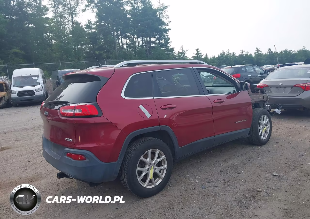 2015 Jeep Cherokee Latitude VIN:1C4PJMCB3FW745167 - 4