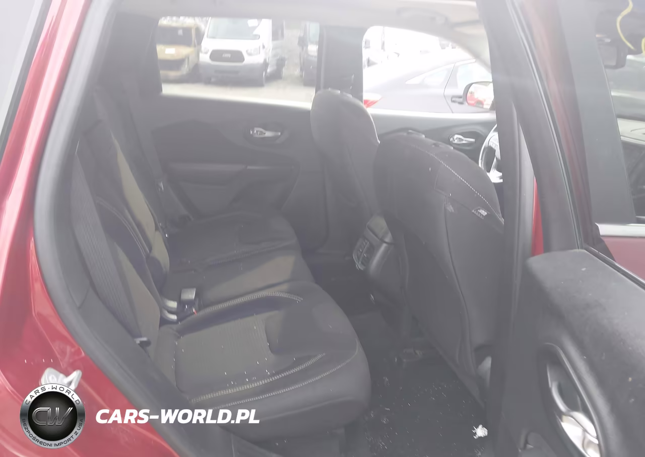 2015 Jeep Cherokee Latitude VIN:1C4PJMCB3FW745167 - 8