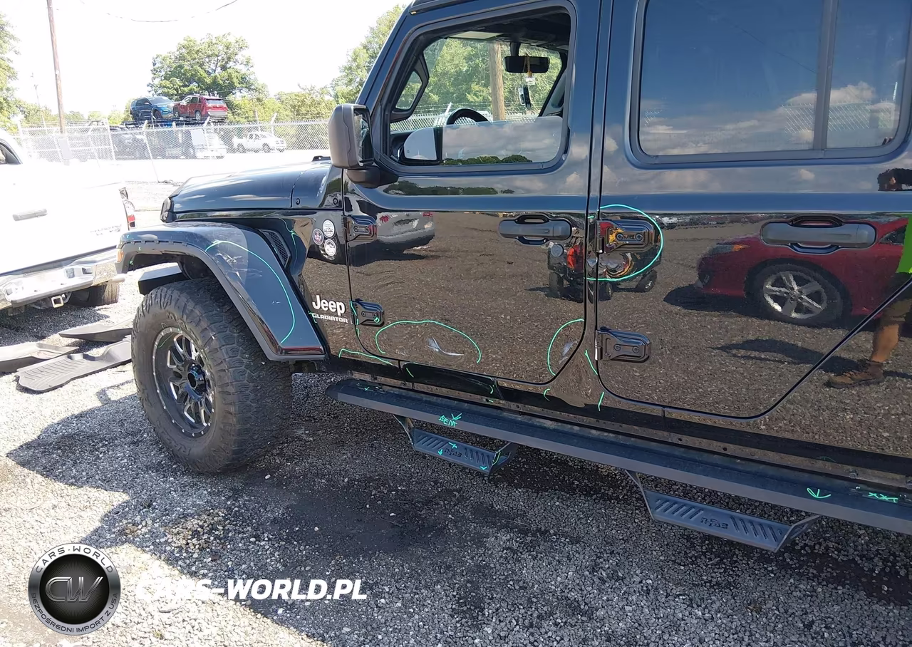 2020 Jeep Gladiator Overland 4X4 VIN:1C6HJTFG1LL170755 - 18