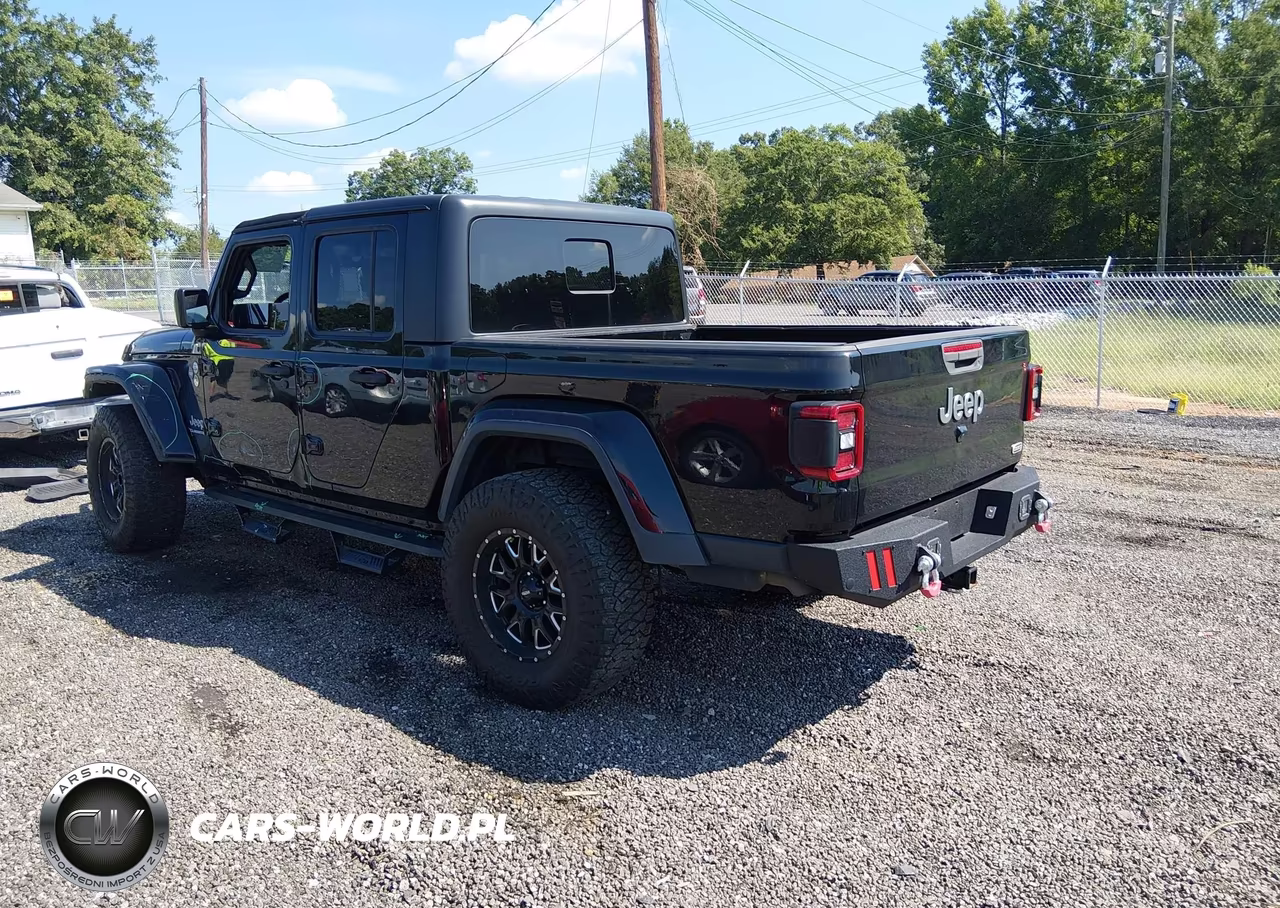 2020 Jeep Gladiator Overland 4X4 VIN:1C6HJTFG1LL170755 - 3