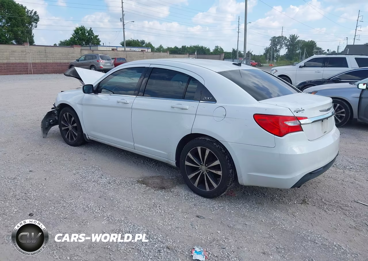 2011 Chrysler 200 S VIN:1C3BC8FGXBN567586 - 3