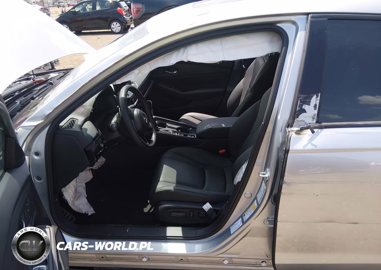 2026 Honda Accord Hybrid Sport-L VIN:1HGCY2F70TA000327 - 17