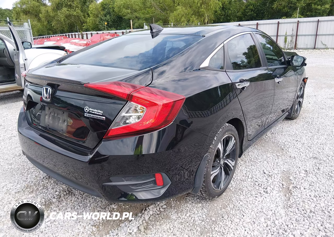 2017 Honda Civic Touring VIN:19XFC1F97HE016437 - 4