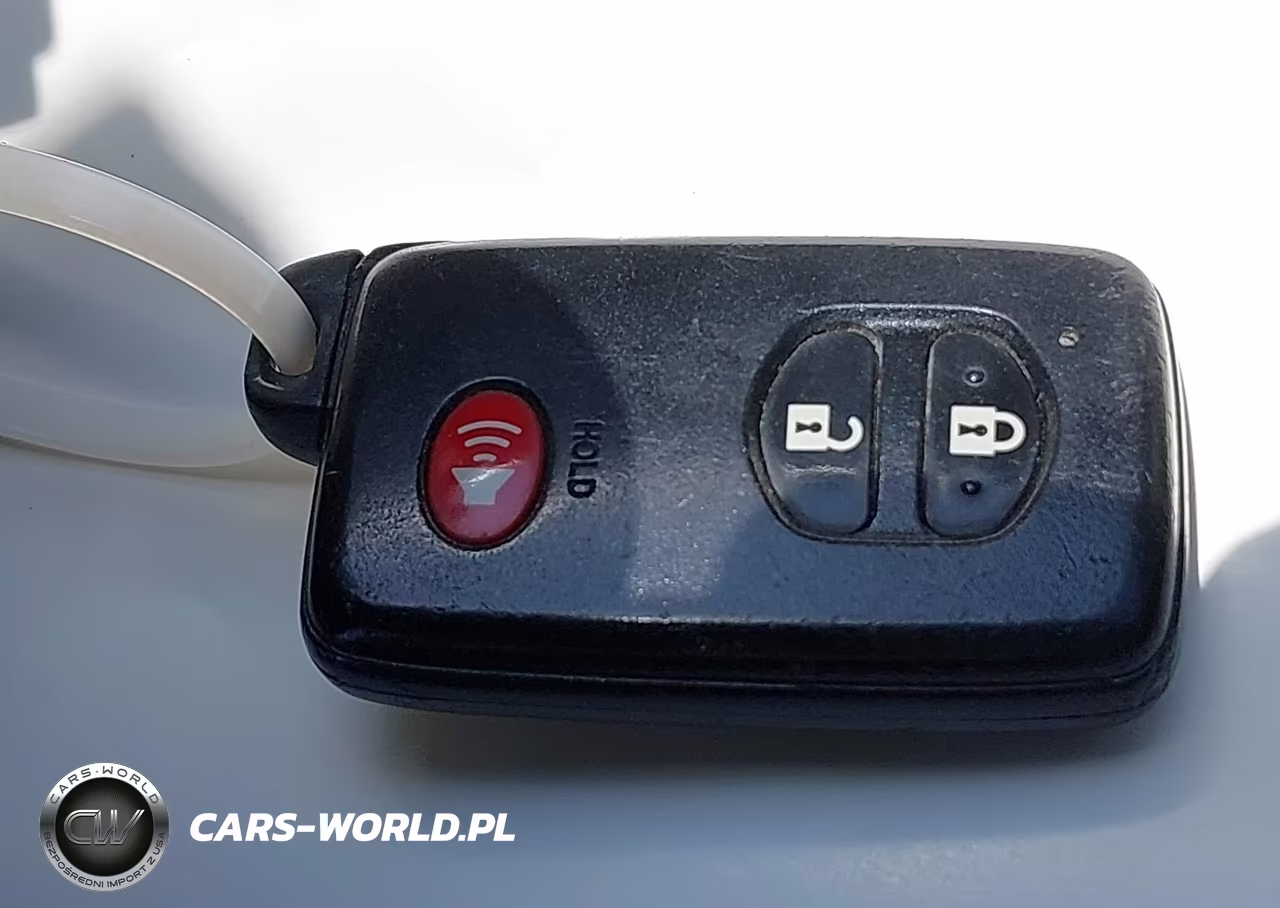 2014 Toyota Prius Two VIN:JTDKN3DU2E1777449 - 11