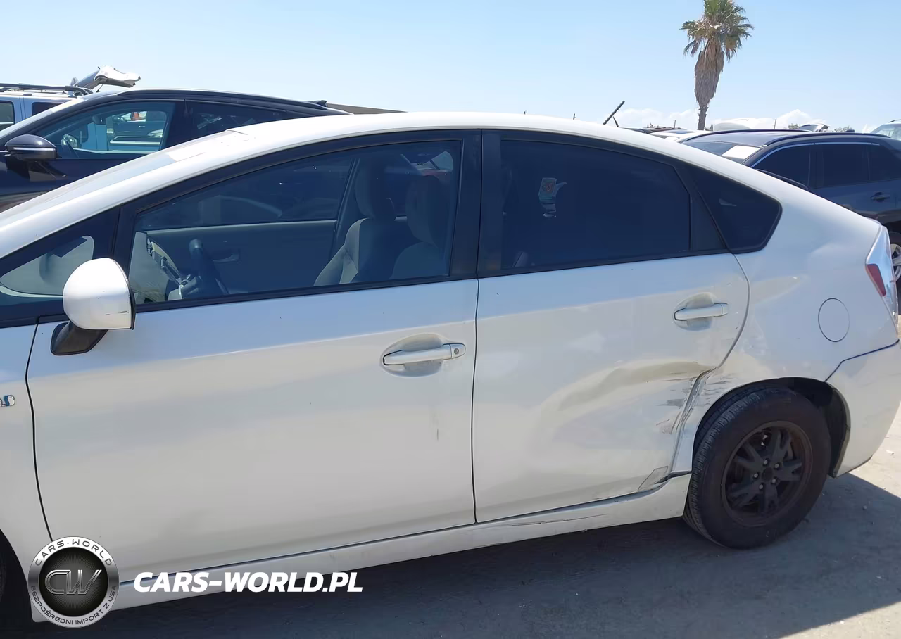 2014 Toyota Prius Two VIN:JTDKN3DU2E1777449 - 6