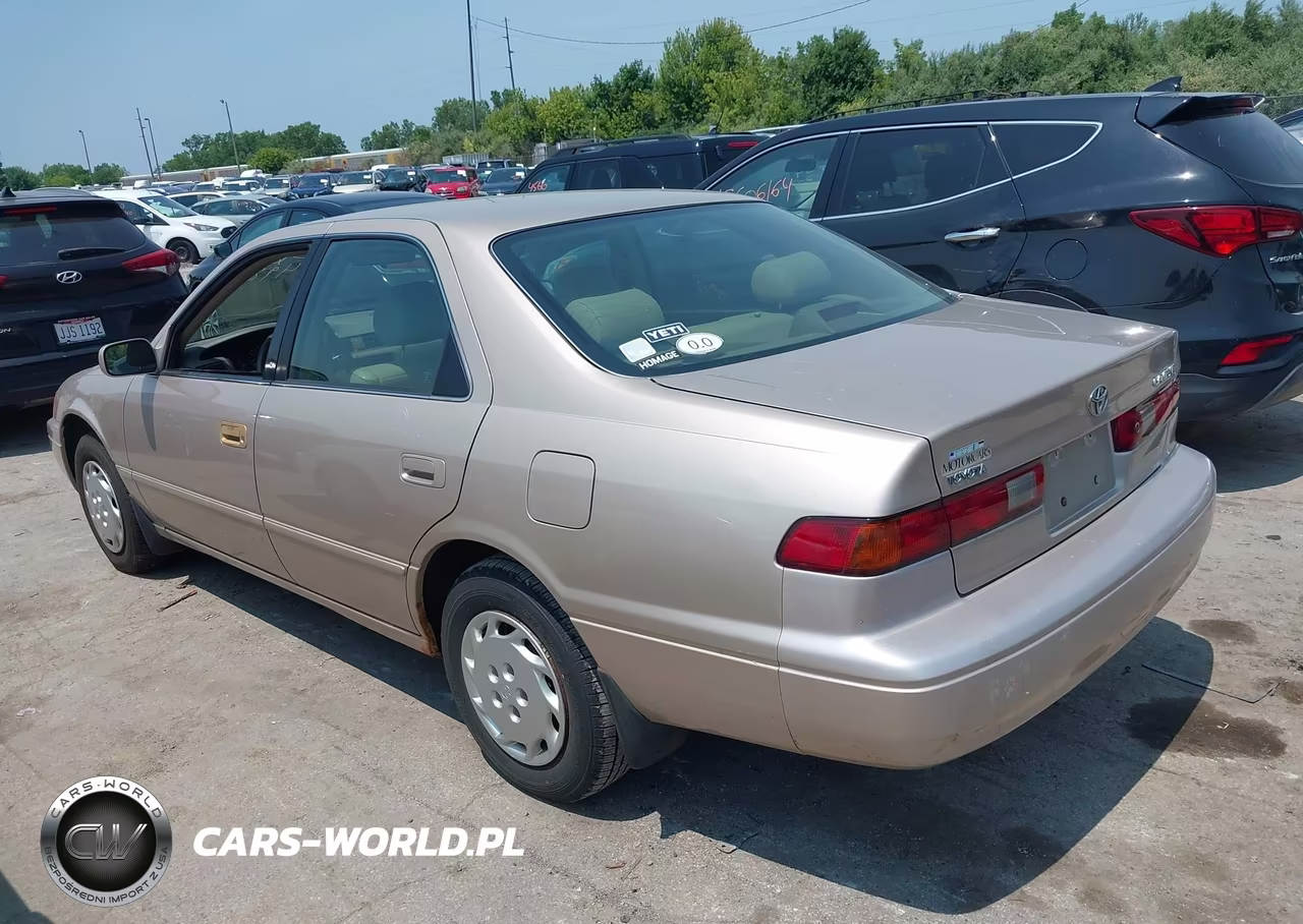 1999 Toyota Camry Le VIN:4T1BG22K5XU915942 - 3