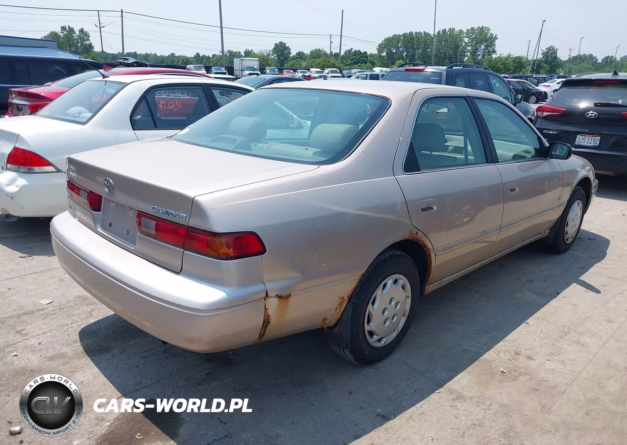 1999 Toyota Camry Le VIN:4T1BG22K5XU915942 - 4