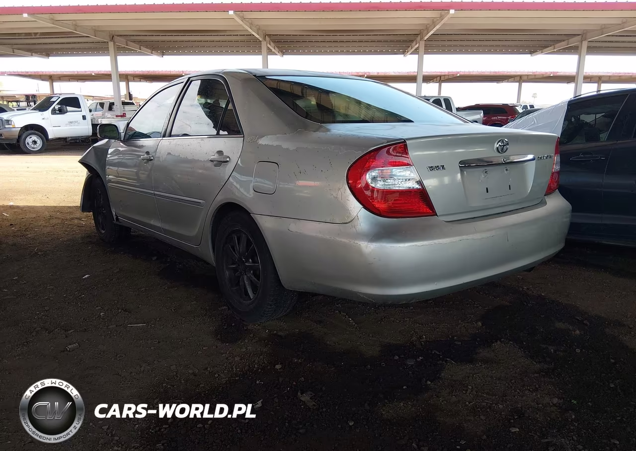 2002 Toyota Camry Xle VIN:4T1BE32KX2U081316 - 3
