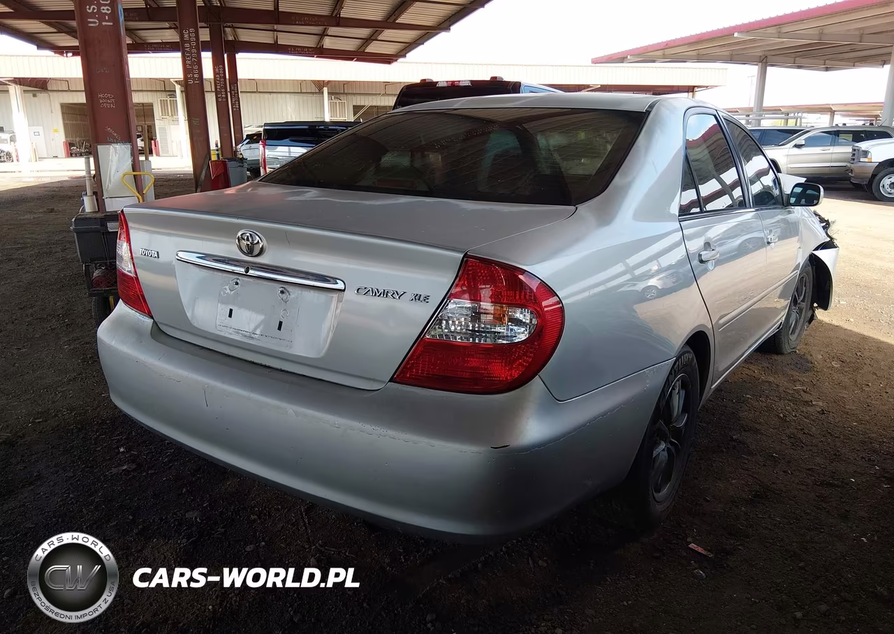 2002 Toyota Camry Xle VIN:4T1BE32KX2U081316 - 4