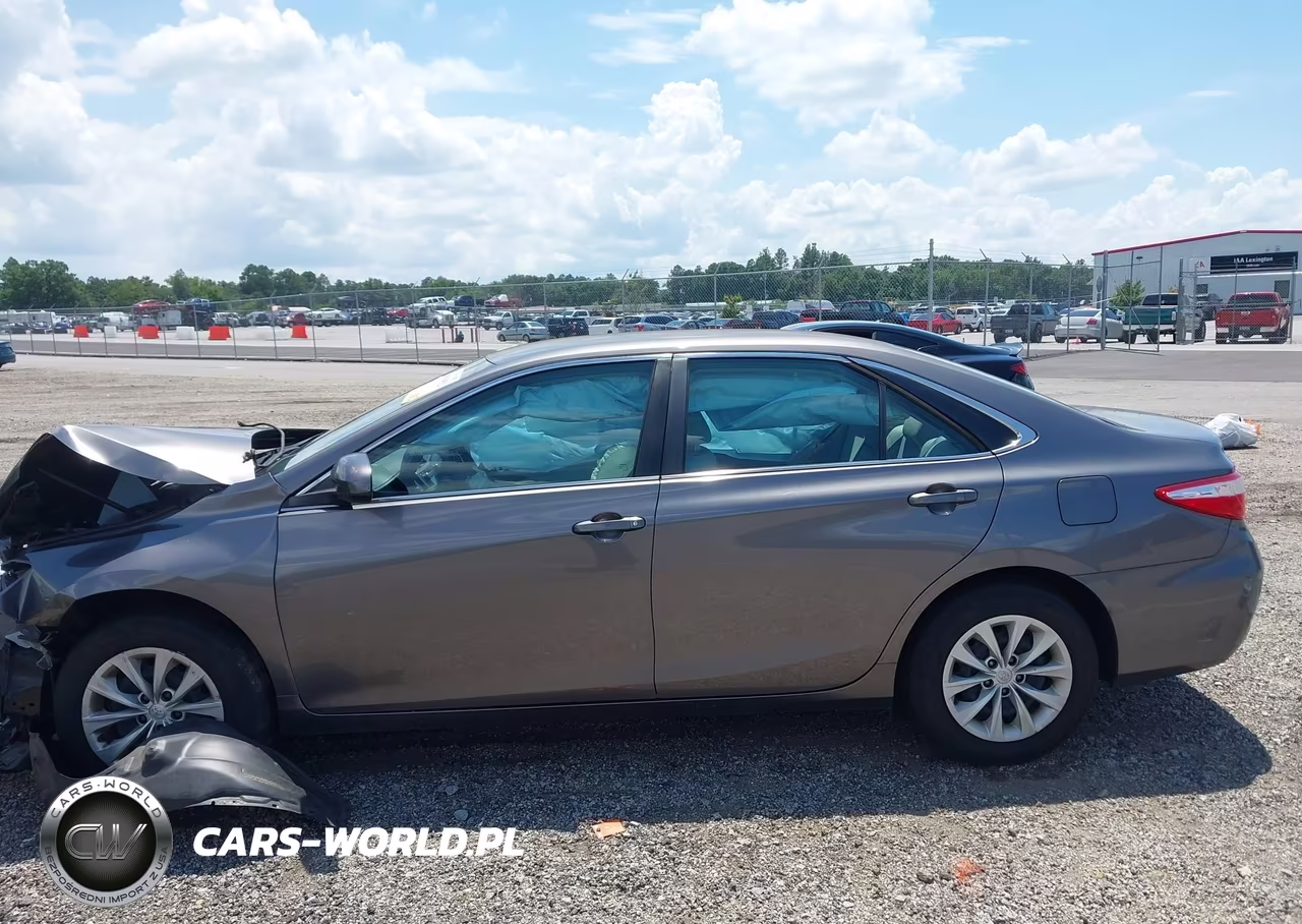 2015 Toyota Camry Le VIN:4T1BF1FK2FU910221 - 14