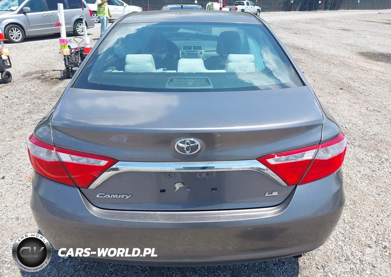 2015 Toyota Camry Le VIN:4T1BF1FK2FU910221 - 16