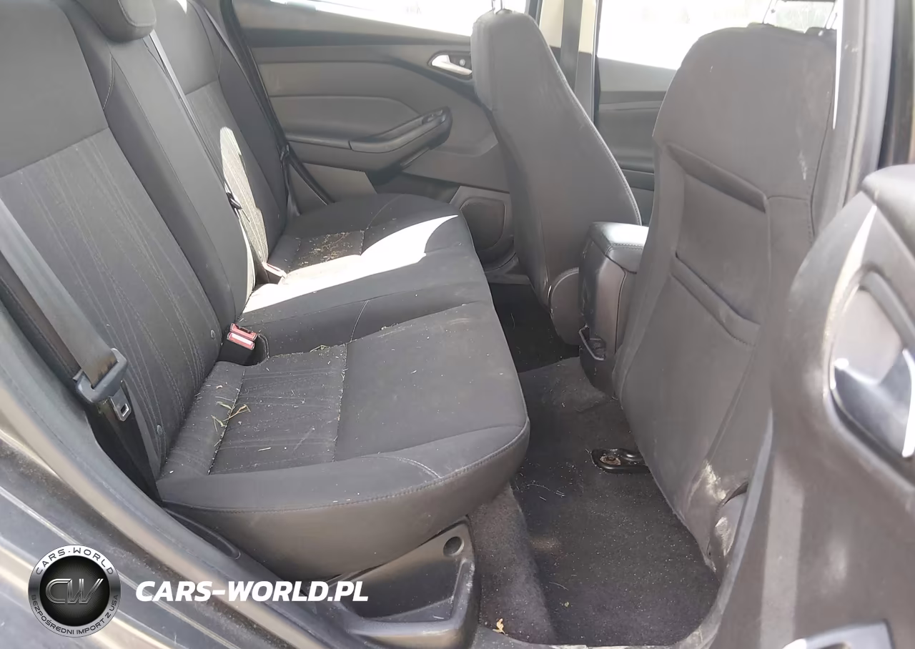 2018 Ford Focus Se VIN:1FADP3F23JL213831 - 8