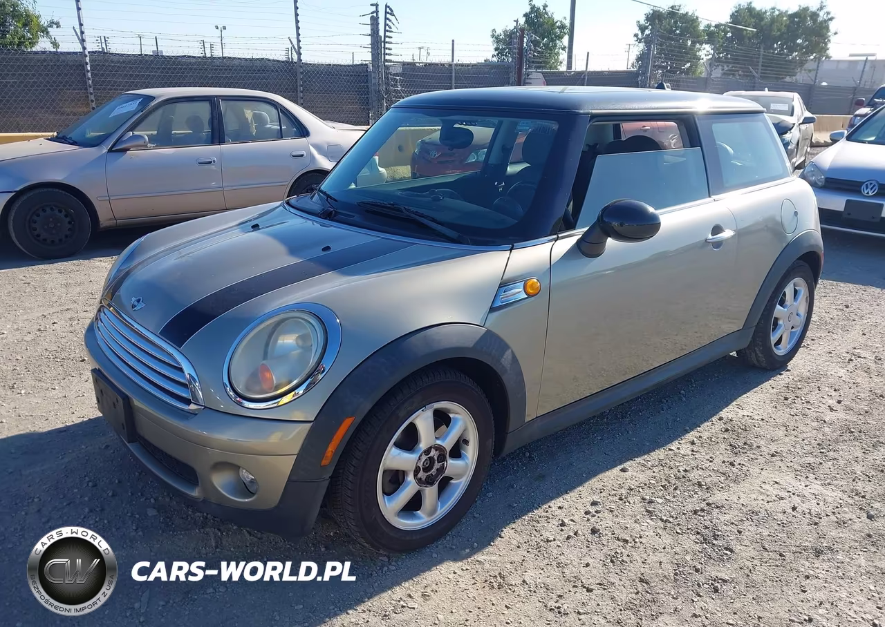 2010 Mini Cooper VIN:WMWMF3C58ATZ26796 - 2