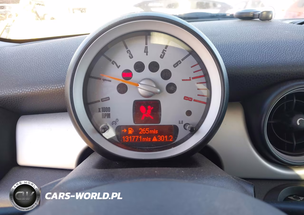 2010 Mini Cooper VIN:WMWMF3C58ATZ26796 - 7