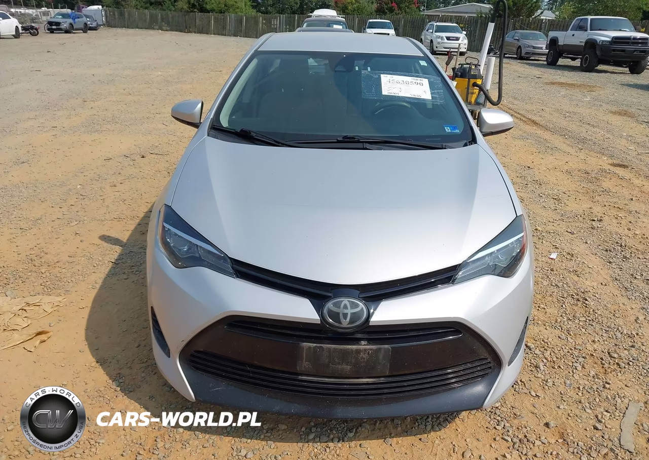 2018 Toyota Corolla Le VIN:2T1BURHE6JC113363 - 12