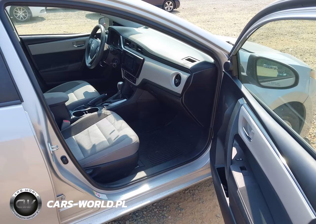 2018 Toyota Corolla Le VIN:2T1BURHE6JC113363 - 5
