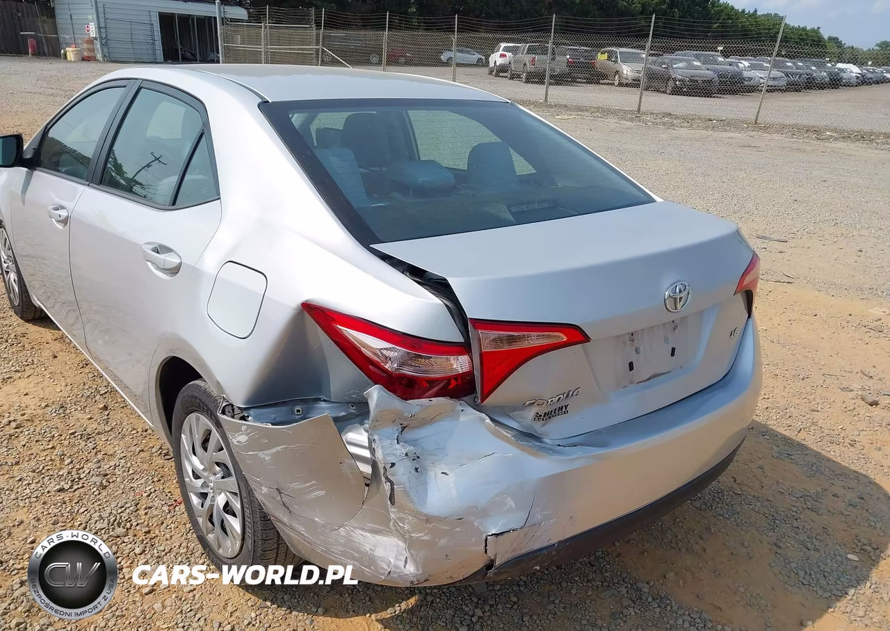 2018 Toyota Corolla Le VIN:2T1BURHE6JC113363 - 6