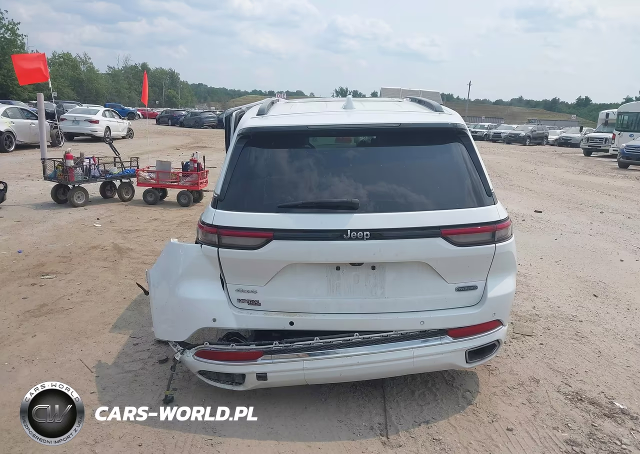 2022 Jeep Grand Cherokee Overland 4X4 VIN:1C4RJHDG2N8553199 - 16