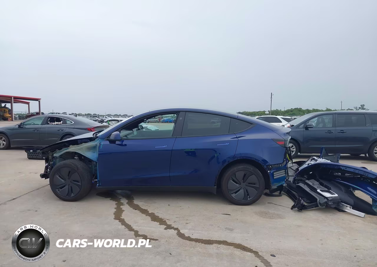 2026 Tesla Model Y All-Wheel Drive-Long Range Launch Series-Premium All-Wheel Drive VIN:7SAYGAEE8TF628454 - 13