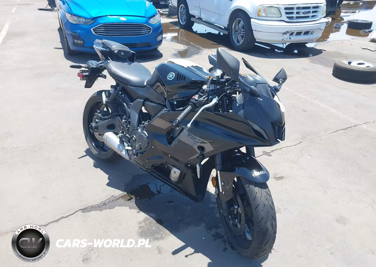 2025 Yamaha Yzfr7