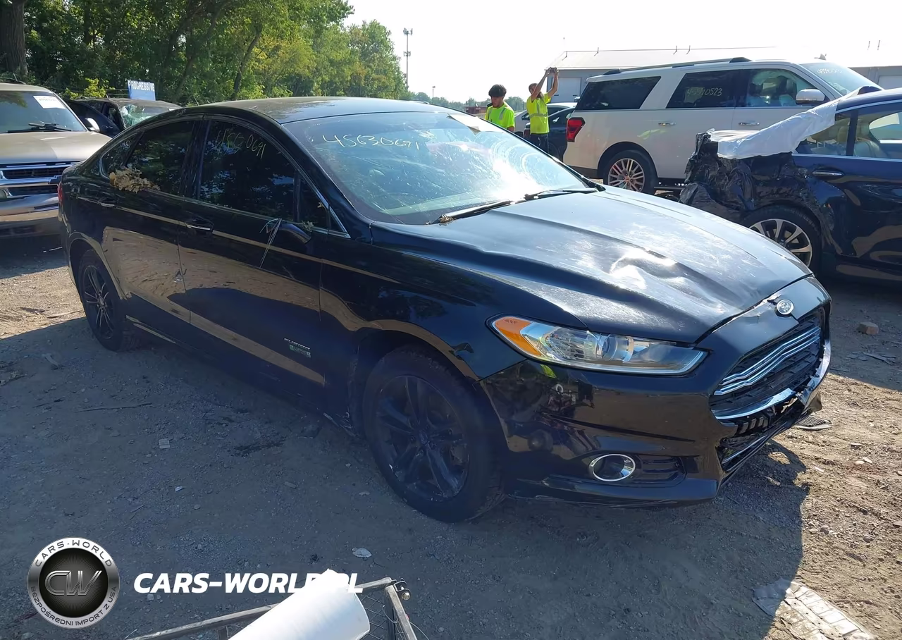 2015 Ford Fusion Energi Titanium – zdjęcie 1 z 17