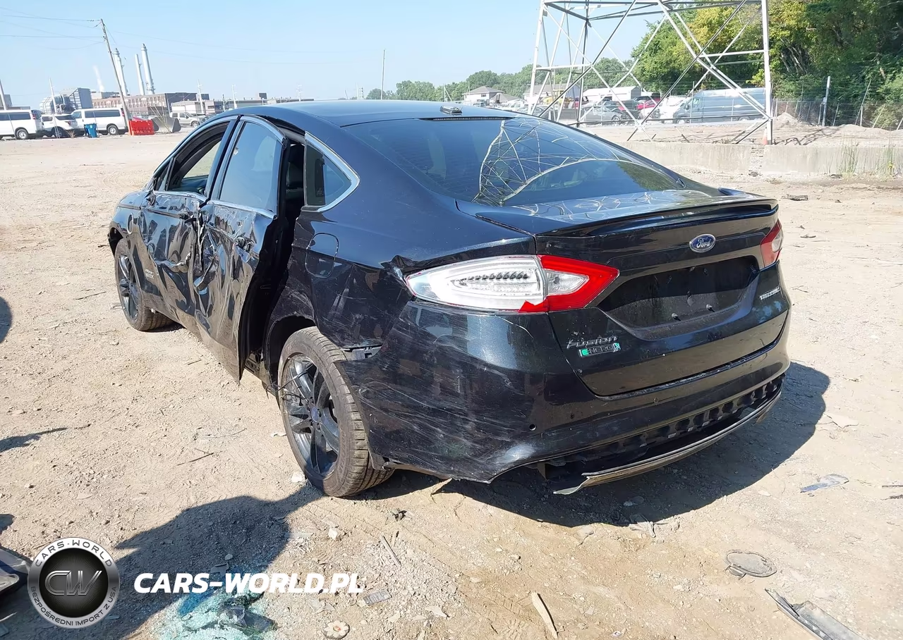 2015 Ford Fusion Energi Titanium VIN:3FA6P0SU0FR220694 - 3