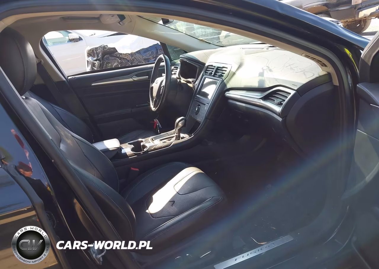 2015 Ford Fusion Energi Titanium VIN:3FA6P0SU0FR220694 - 5