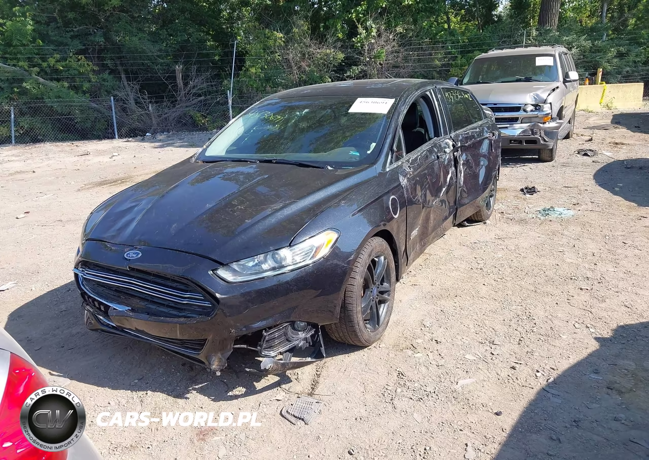 2015 Ford Fusion Energi Titanium VIN:3FA6P0SU0FR220694 - 6