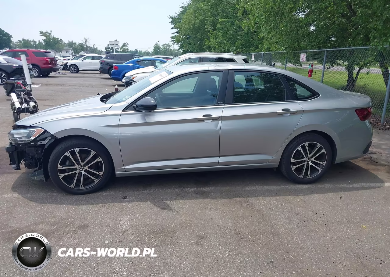 2023 Volkswagen Jetta 1.5T Sport VIN:3VWBM7BU4PM044335 - 15