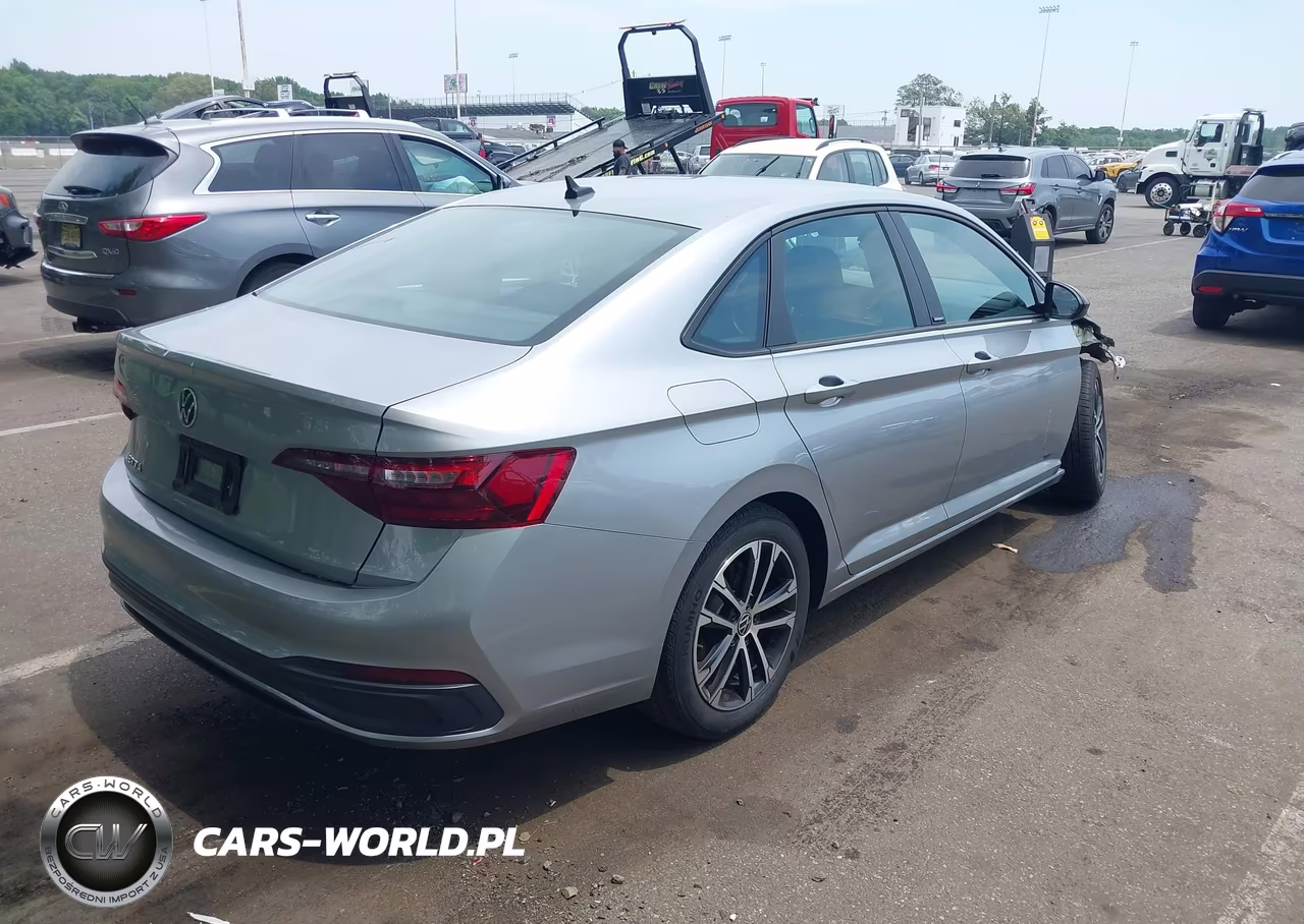 2023 Volkswagen Jetta 1.5T Sport VIN:3VWBM7BU4PM044335 - 4