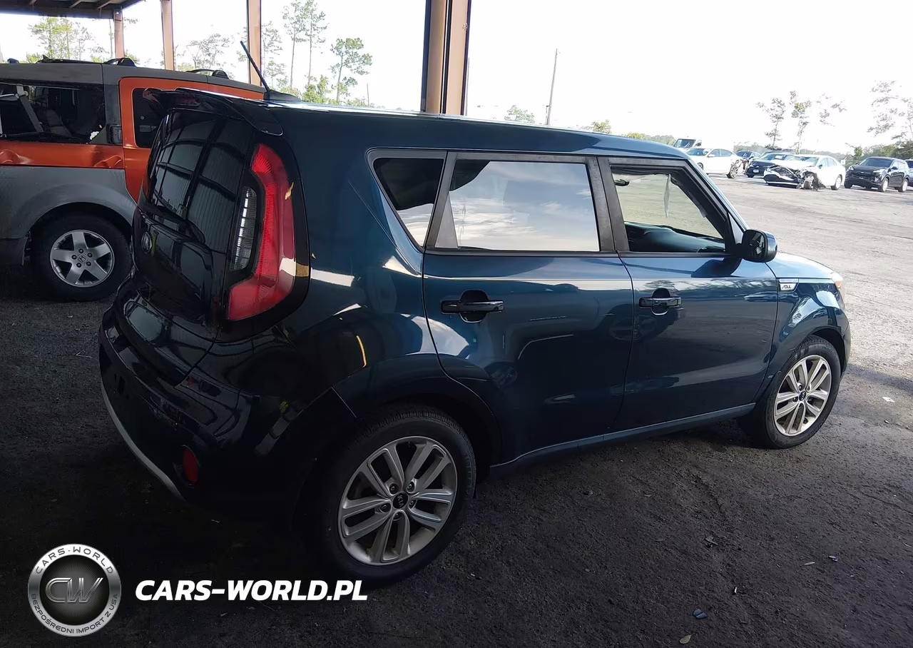 2018 Kia Soul + VIN:KNDJP3A54J7515720 - 13