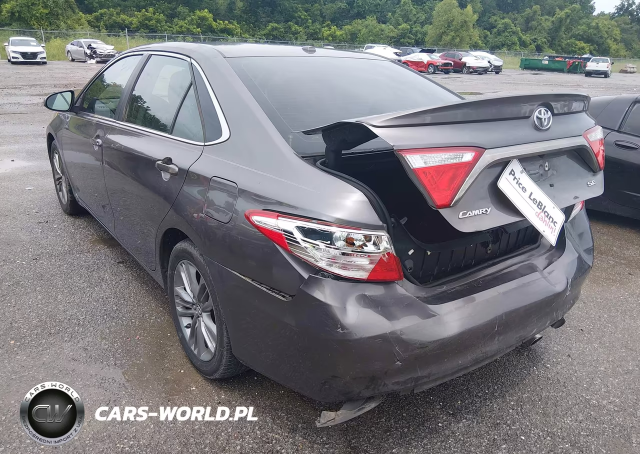 2015 Toyota Camry Se VIN:4T1BF1FK2FU946166 - 3
