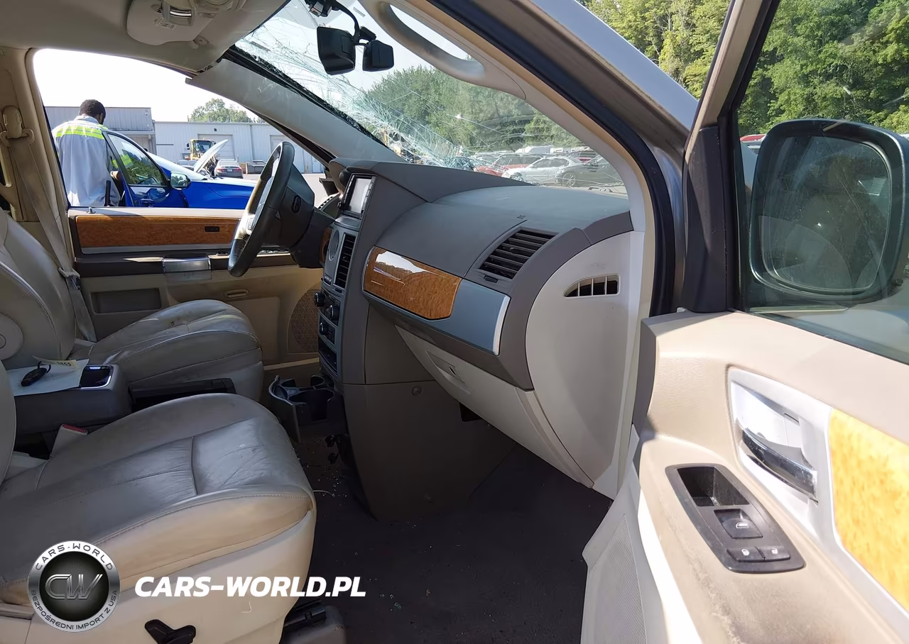 2009 Chrysler Town & Country Limited VIN:2A8HR64X29R637941 - 5