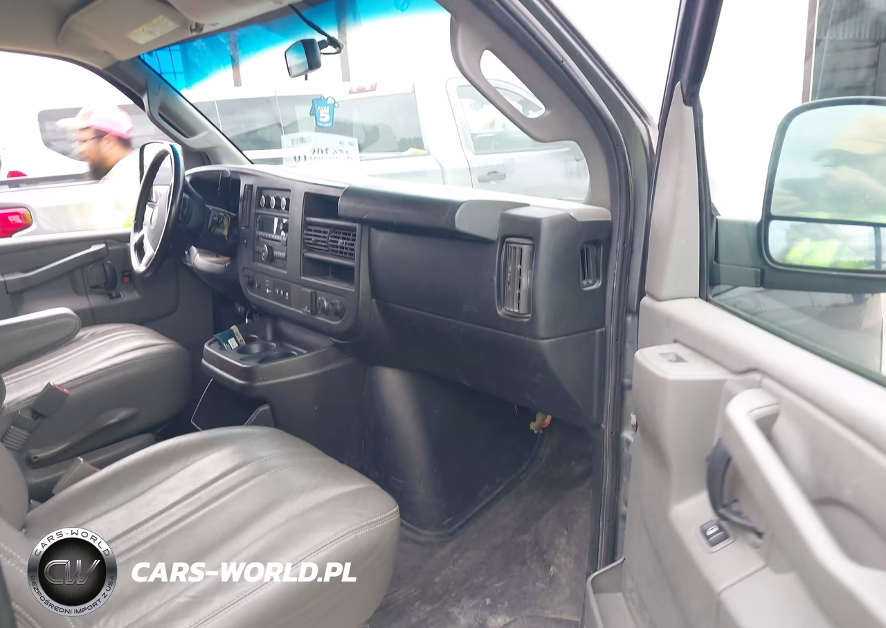 2017 Chevrolet Express 3500 Ls VIN:1GAZGNFG5H1291713 - 5