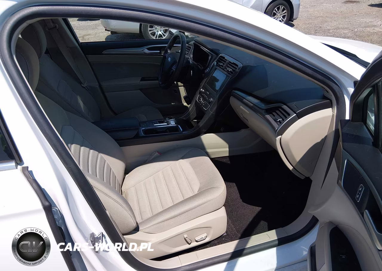 2019 Ford Fusion Hybrid Se VIN:3FA6P0LU7KR137739 - 5
