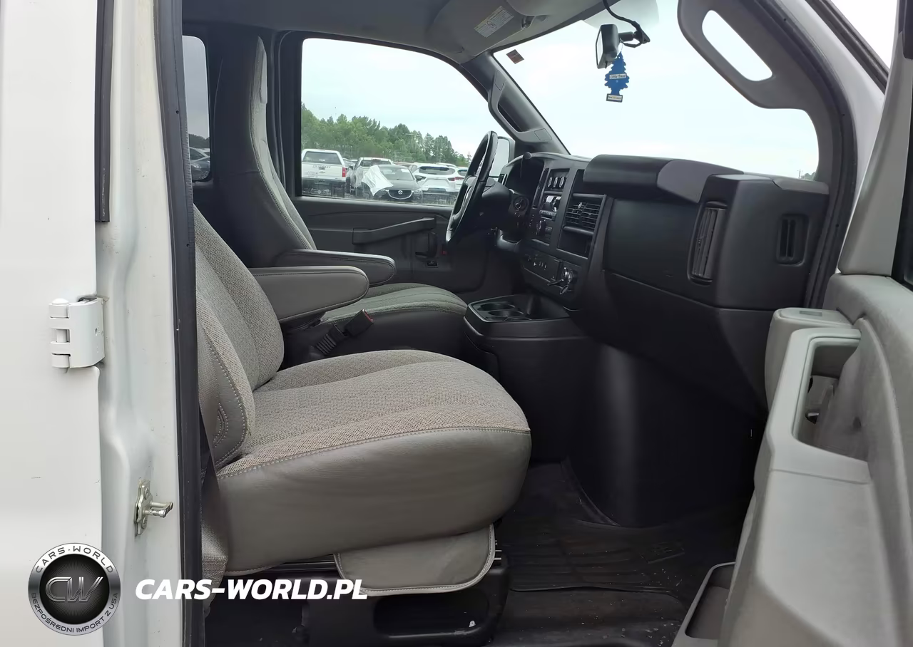 2017 Chevrolet Express 3500 Lt VIN:1GAZGPFG1H1289372 - 5