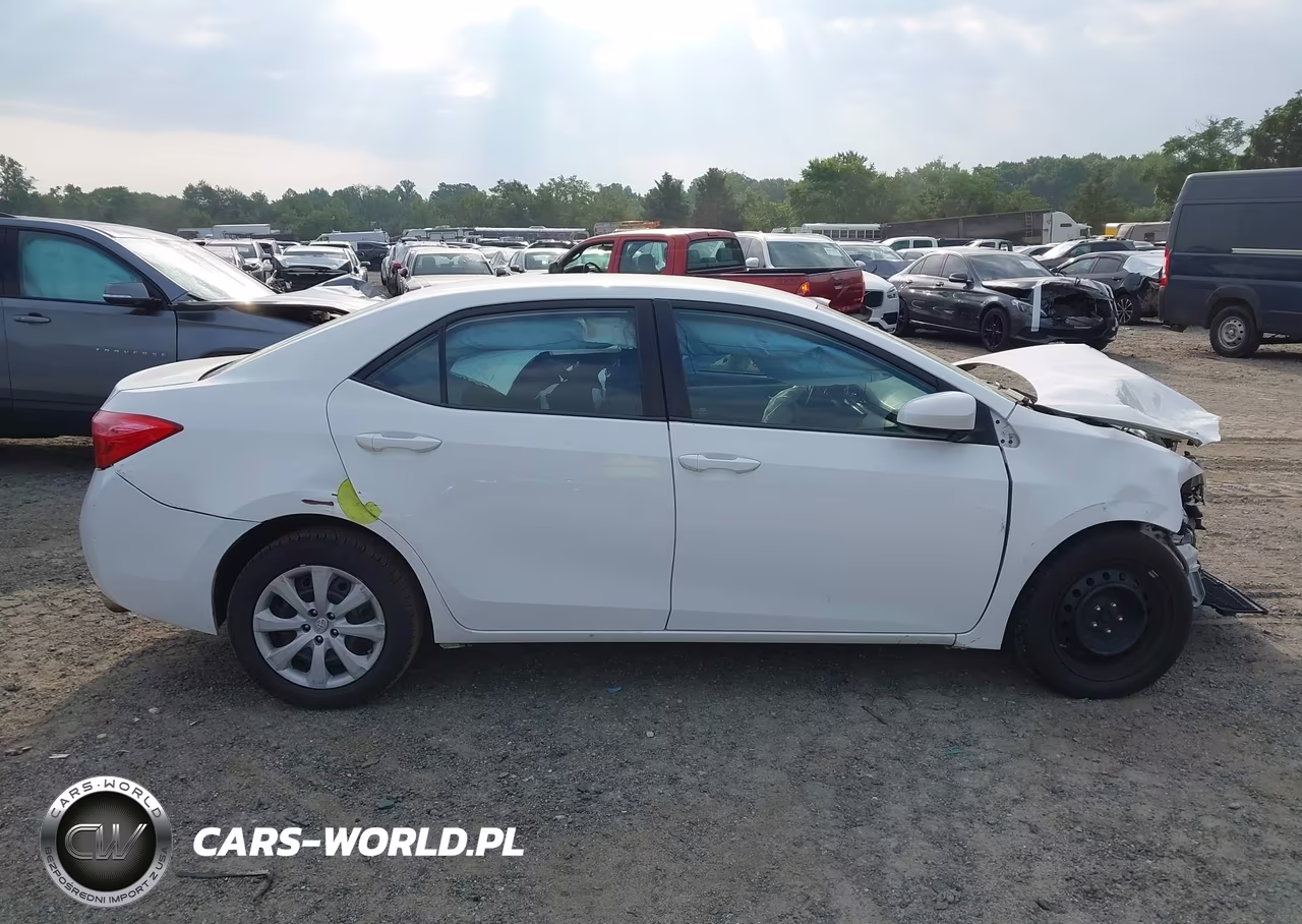 2017 Toyota Corolla Le VIN:2T1BURHE7HC959107 - 14