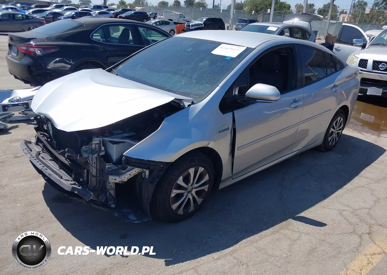 2018 Toyota Prius Two VIN:JTDKBRFU0J3590699 - 2