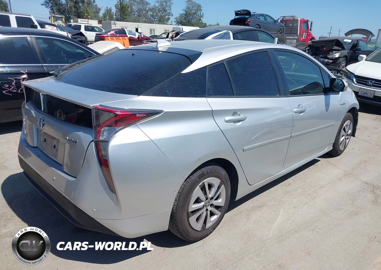 2018 Toyota Prius Two VIN:JTDKBRFU0J3590699 - 4