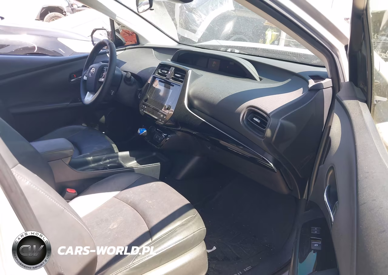 2018 Toyota Prius Two VIN:JTDKBRFU0J3590699 - 5
