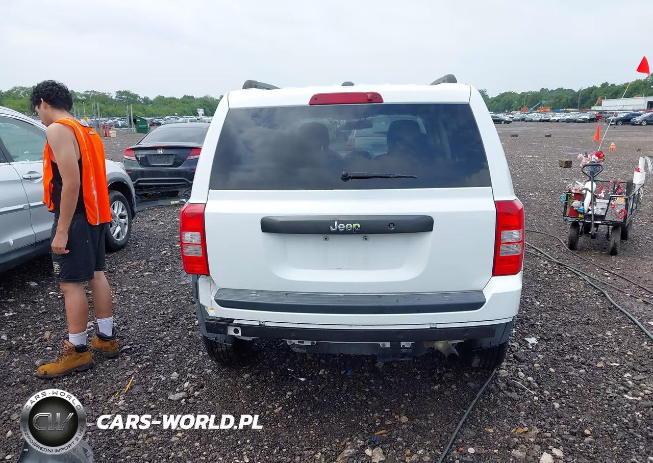2016 Jeep Patriot Sport VIN:1C4NJPBA5GD716610 - 17