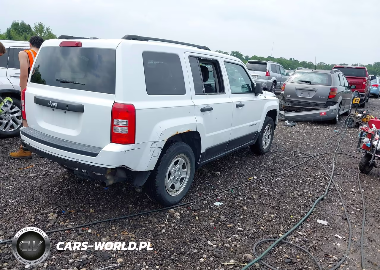 2016 Jeep Patriot Sport VIN:1C4NJPBA5GD716610 - 4