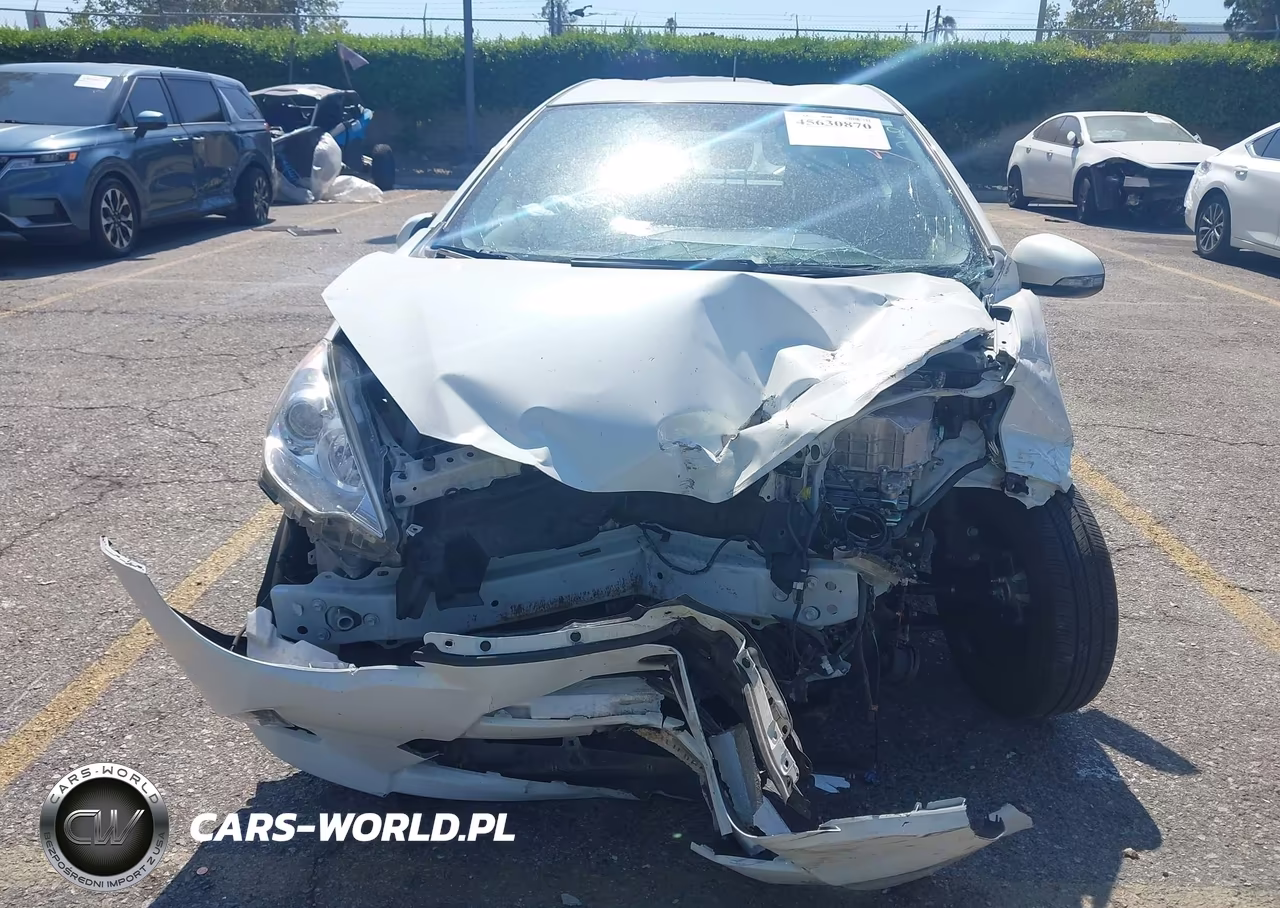 2013 Toyota Prius C Two VIN:JTDKDTB33D1541789 - 12